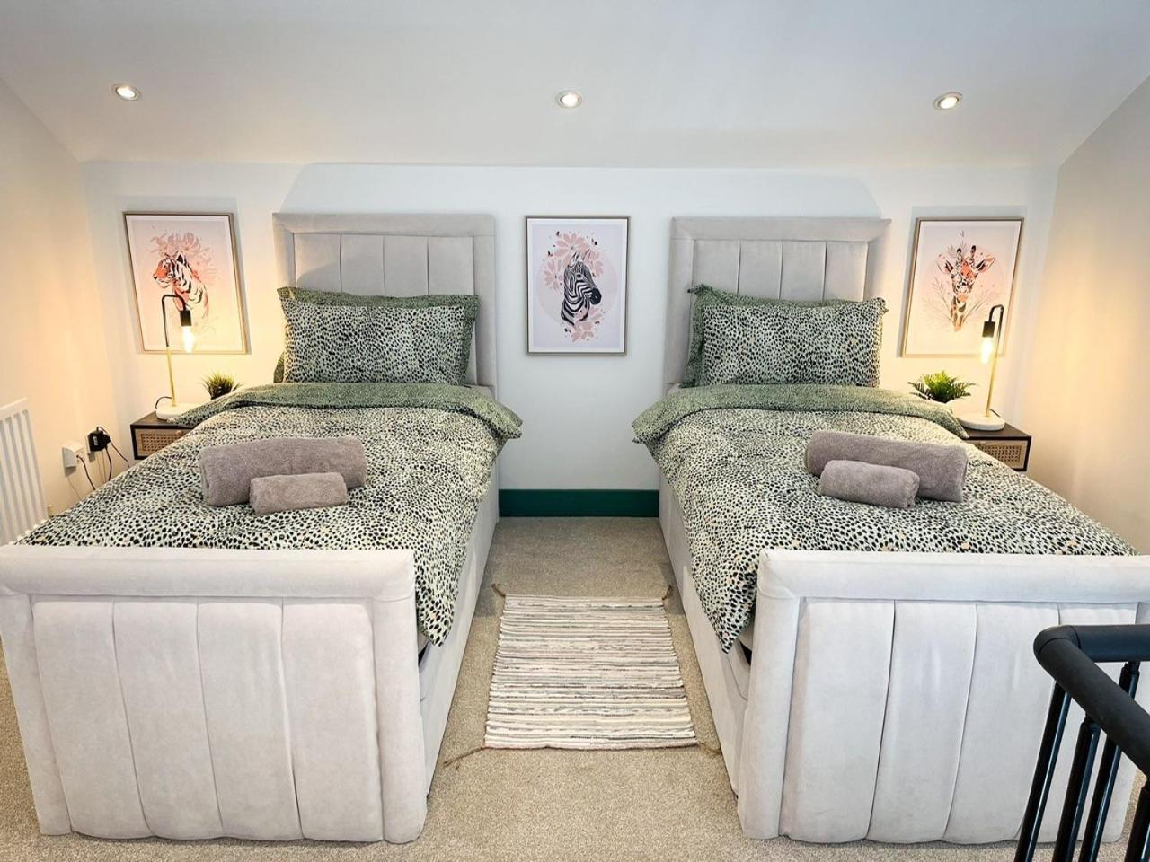 Jungle Escape, City Apartment With Parking & Terrace Chester Exterior foto